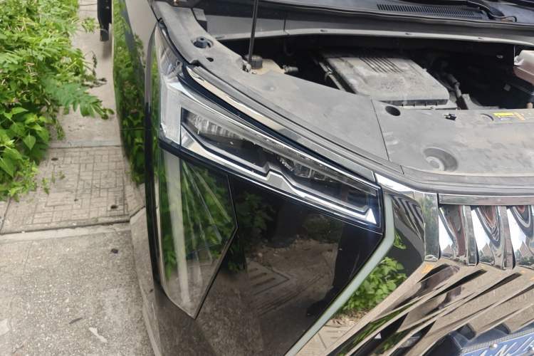 Used GAC Trumpchi M8 2023 Zongshi Series Dual-Motor Flagship Edition Right Front Headlight