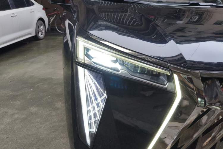 Used GAC Trumpchi M8 2023 Zongshi Series 400T Ultimate Edition Right Front Headlight