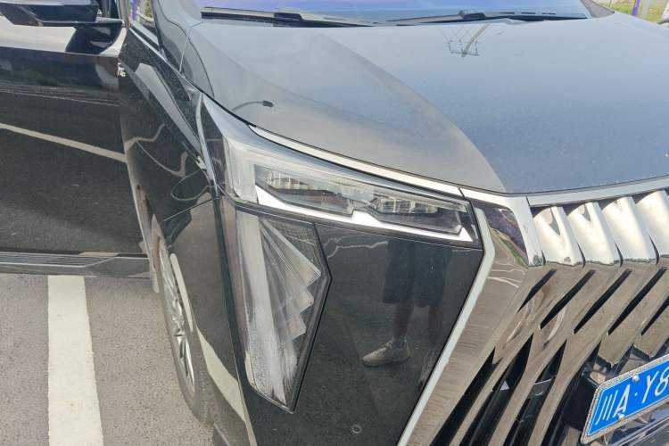 Used GAC Trumpchi M8 2023 Zongshi Series Dual-Motor YuZun Edition Right Front Headlight