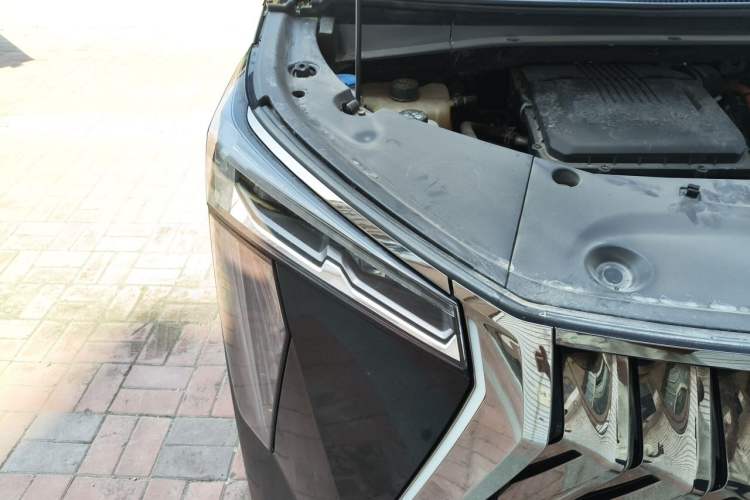 Used GAC Trumpchi M8 2023 Zongshi Series Dual-Motor Supreme Edition Right Front Headlight