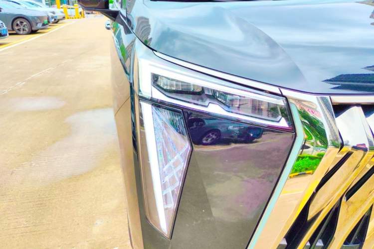 Used GAC Trumpchi M8 2023 Zongshi Series Dual-Motor Flagship Edition Right Front Headlight