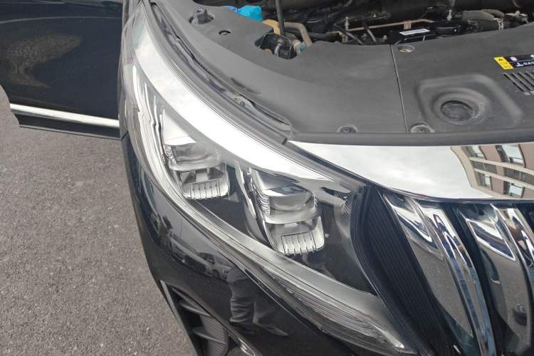 Used GAC Trumpchi M8 2023 Lingxiu Series 390T Deluxe Edition Right Front Headlight