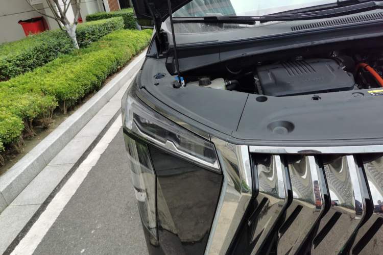 Used GAC Trumpchi M8 2023 Zongshi Series Dual-Motor Flagship Edition Right Front Headlight