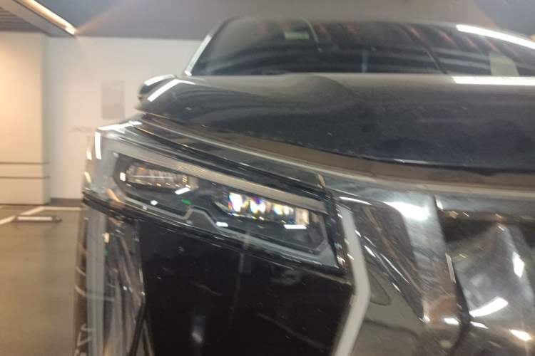 Used GAC Trumpchi M8 2023 Zongshi Series Dual-Motor Flagship Edition Right Front Headlight
