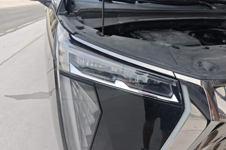 Used GAC Trumpchi M8 2023 Zongshi Series Dual-Motor YuZun Edition Right Front Headlight