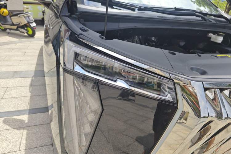 Used GAC Trumpchi M8 2023 Zongshi Series 400T Ultimate Edition Right Front Headlight