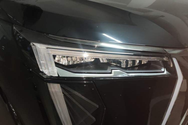 Used GAC Trumpchi M8 2023 Zongshi Series 400T Flagship Edition Right Front Headlight
