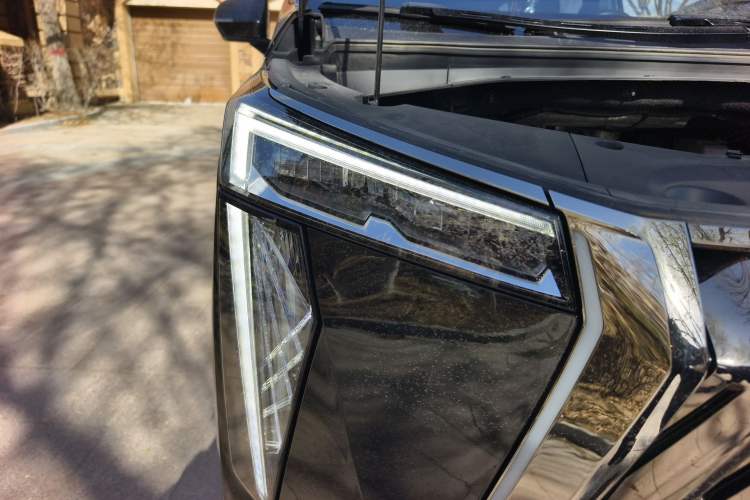 Used GAC Trumpchi M8 2023 Zongshi Series 400T Ultimate Edition Right Front Headlight