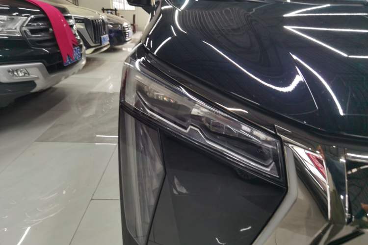 Used GAC Trumpchi M8 2023 Zongshi Series 400T Ultimate Edition Right Front Headlight