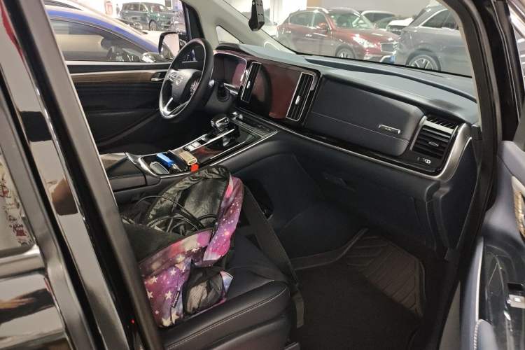 Used GAC Trumpchi M8 2023 Lingxiu Series 390T Prestige Edition Right Front Seat