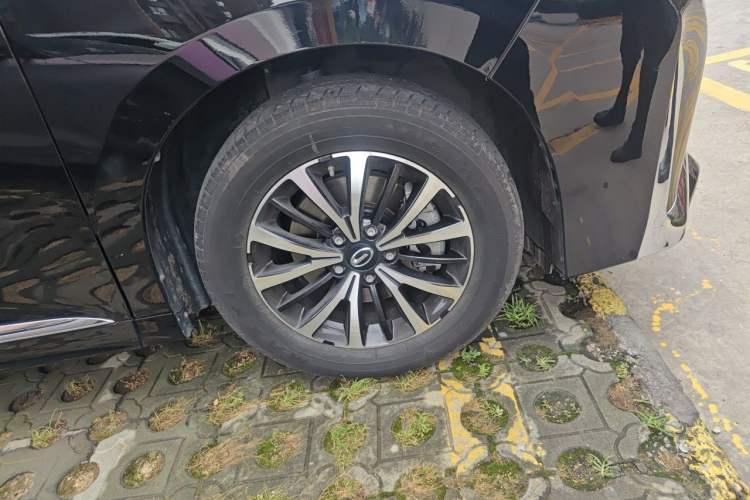 Used GAC Trumpchi M8 2023 Lingxiu Series 390T Deluxe Edition Right Front Wheel Hub