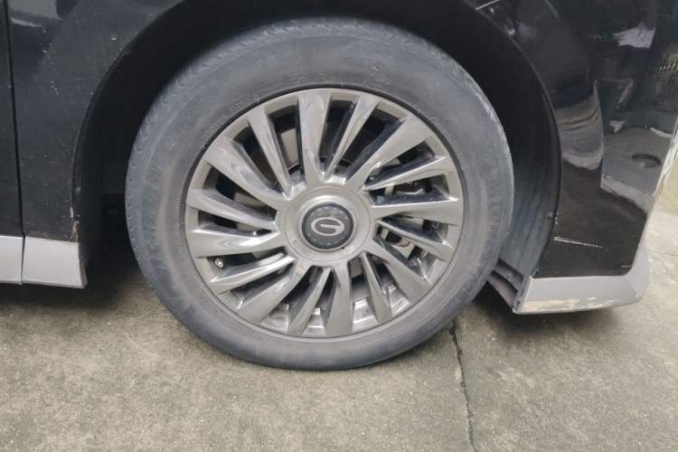Used GAC Trumpchi M8 2023 Zongshi Series 400T Ultimate Edition Right Front Wheel Hub