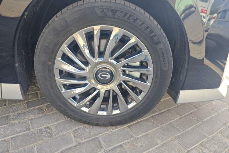 Used GAC Trumpchi M8 2023 Zongshi Series Dual-Motor YuZun Edition Right Front Wheel Hub