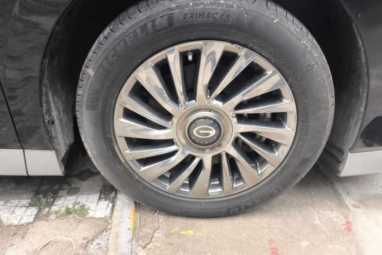 Used GAC Trumpchi M8 2023 Zongshi Series Dual-Motor Supreme Edition Right Front Wheel Hub