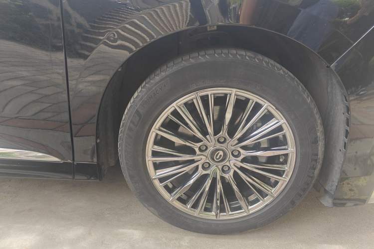 Used GAC Trumpchi M8 2023 Lingxiu Series 390T Prestige Edition Right Front Wheel Hub