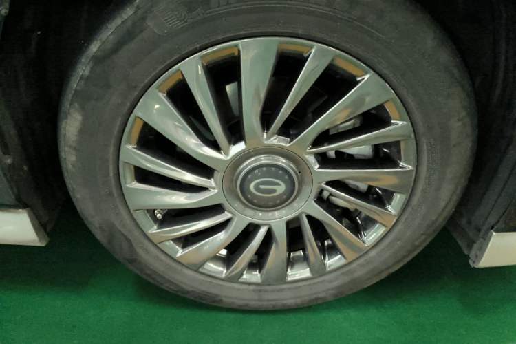 Used GAC Trumpchi M8 2023 Zongshi Series Dual-Motor YuZun Edition Right Front Wheel Hub