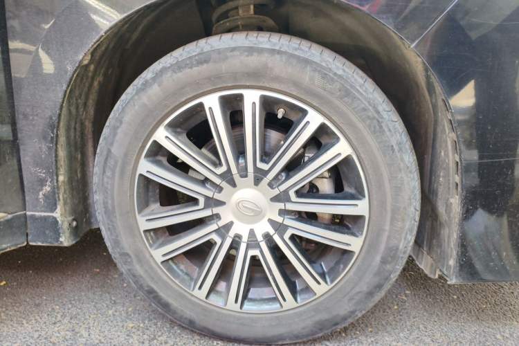Used GAC Trumpchi M8 2023 Lingxiu Series 390T Prestige Edition Right Front Wheel Hub