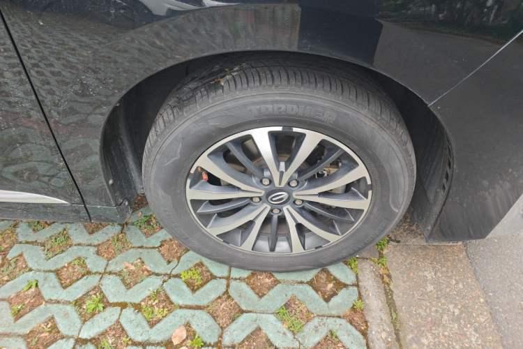Used GAC Trumpchi M8 2023 Lingxiu Series 390T Prestige Edition Right Front Wheel Hub