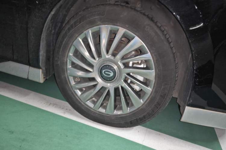 Used GAC Trumpchi M8 2023 Zongshi Series 400T Flagship Edition Right Front Wheel Hub