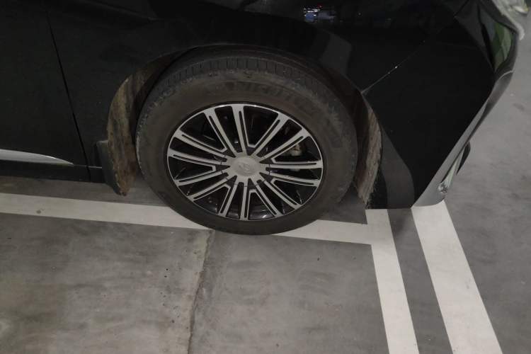 Used GAC Trumpchi M8 2023 Lingxiu Series 390T Prestige Edition Right Front Wheel Hub