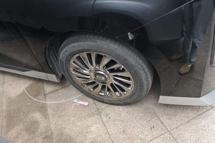 Used GAC Trumpchi M8 2023 Zongshi Series 400T Flagship Edition Right Front Wheel Hub