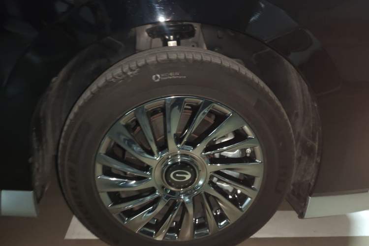 Used GAC Trumpchi M8 2023 Zongshi Series 400T Flagship Edition Right Front Wheel Hub