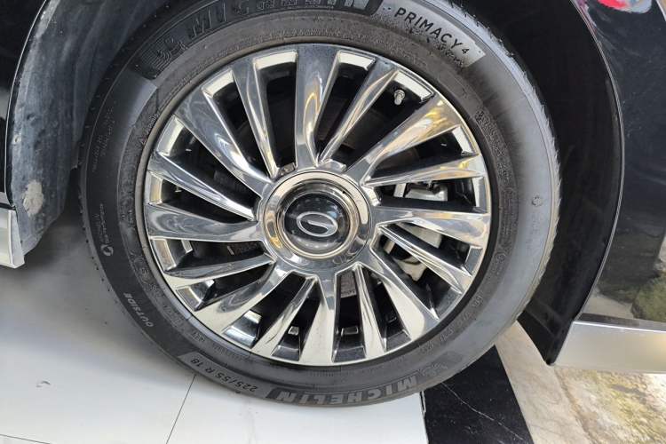 Used GAC Trumpchi M8 2023 Zongshi Series Dual-Motor Flagship Edition Right Front Wheel Hub