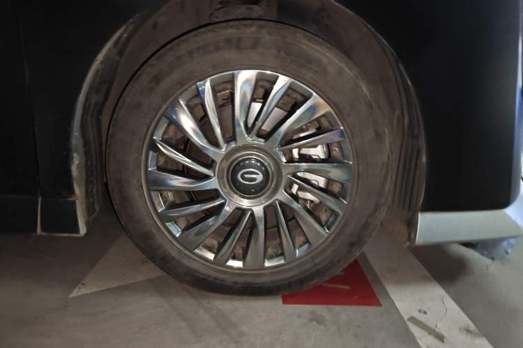 Used GAC Trumpchi M8 2023 Zongshi Series 400T Flagship Edition Right Front Wheel Hub