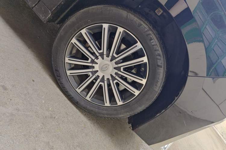Used GAC Trumpchi M8 2023 Lingxiu Series 390T Prestige Edition Right Front Wheel Hub