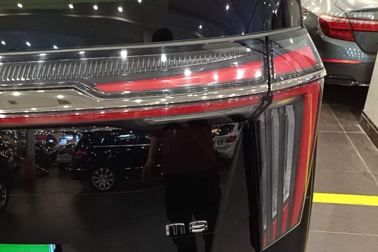 Used GAC Trumpchi M8 2023 Zongshi Series 400T Flagship Edition Right Rear Taillight