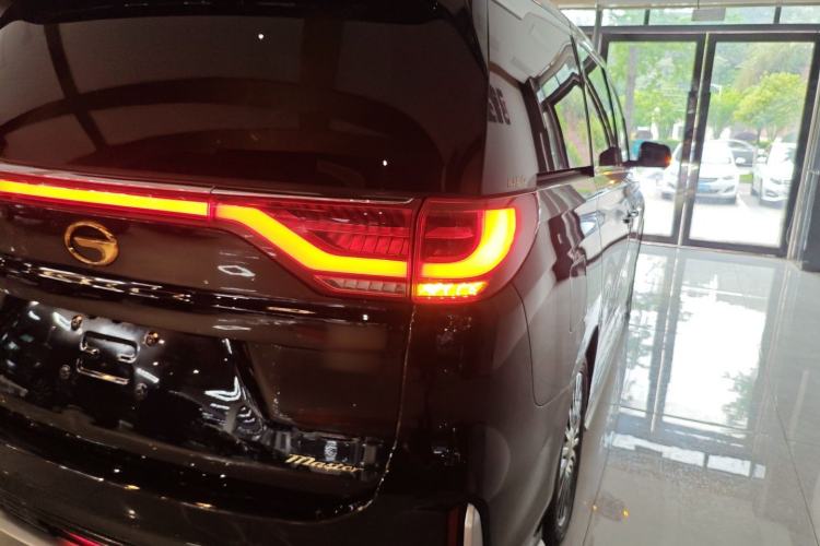 Used GAC Trumpchi M8 2023 Facelift Master Series 390T Four-Seat Deluxe Edition Right Rear Taillight