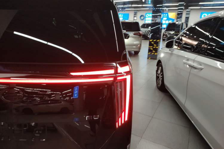 Used GAC Trumpchi M8 2023 Zongshi Series 400T Flagship Edition Right Rear Taillight