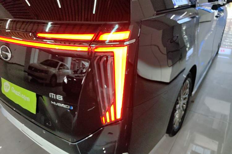 Used GAC Trumpchi M8 2023 Zongshi Series Dual-Motor Flagship Edition Right Rear Taillight