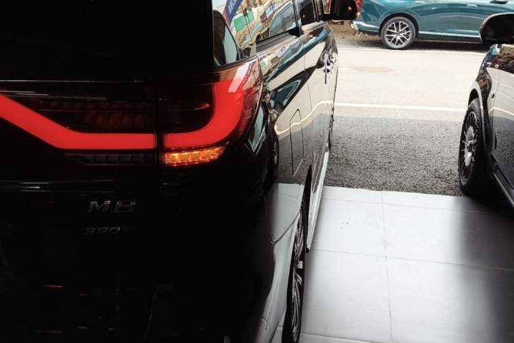 Used GAC Trumpchi M8 2023 Lingxiu Series 390T Ultimate Edition Right Rear Taillight