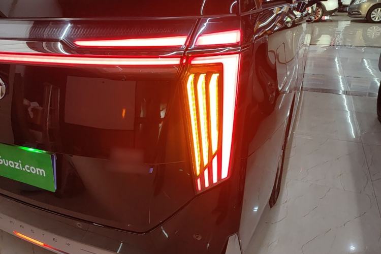 Used GAC Trumpchi M8 2023 Zongshi Series Dual-Motor Flagship Edition Right Rear Taillight