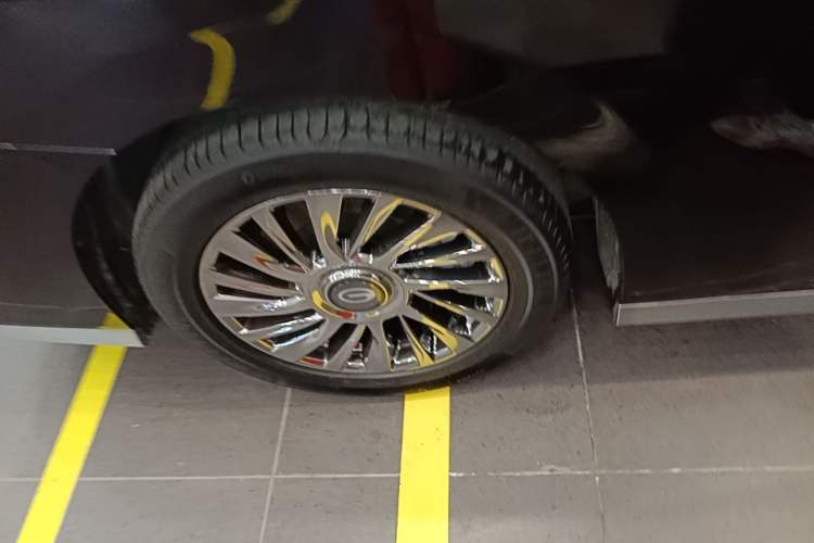 Used GAC Trumpchi M8 2023 Zongshi Series 400T Flagship Edition Right Rear Wheel Hub
