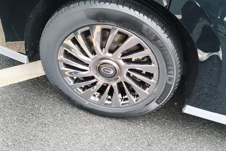 Used GAC Trumpchi M8 2023 Zongshi Series 400T Flagship Edition Right Rear Wheel Hub
