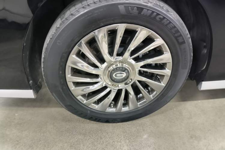 Used GAC Trumpchi M8 2023 Zongshi Series 400T Flagship Edition Right Rear Wheel Hub