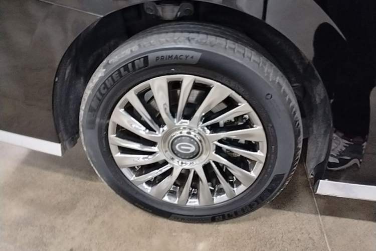 Used GAC Trumpchi M8 2023 Zongshi Series 400T Flagship Edition Right Rear Wheel Hub