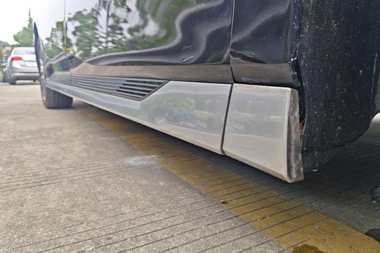 Used GAC Trumpchi M8 2023 Zongshi Series Dual-Motor YuZun Edition Right Side Sill