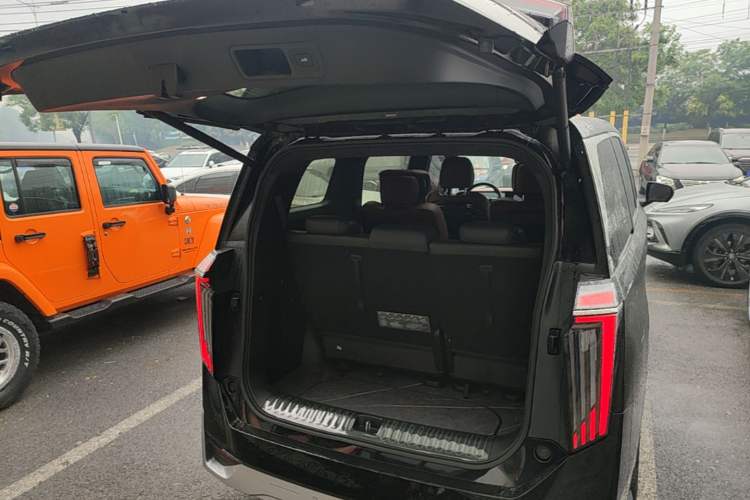 Used GAC Trumpchi M8 2023 Zongshi Series 400T Flagship Edition Trunk