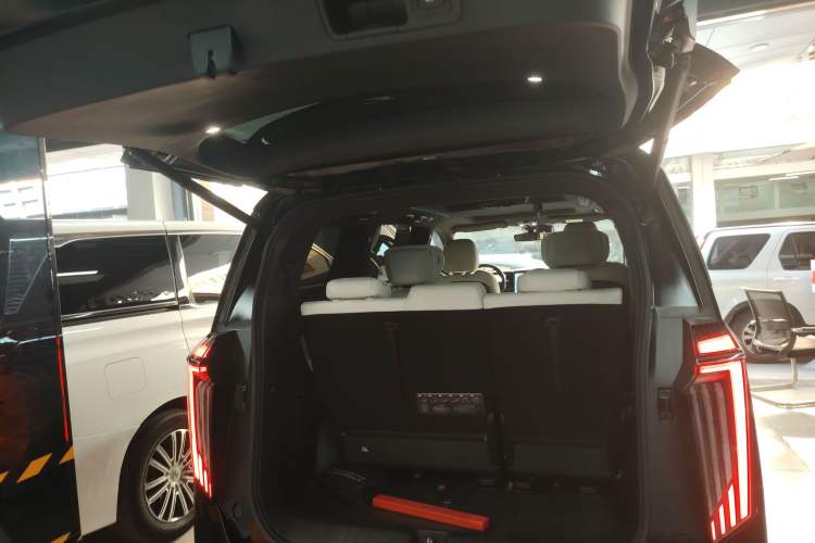 Used GAC Trumpchi M8 2023 Zongshi Series 400T Flagship Edition Trunk