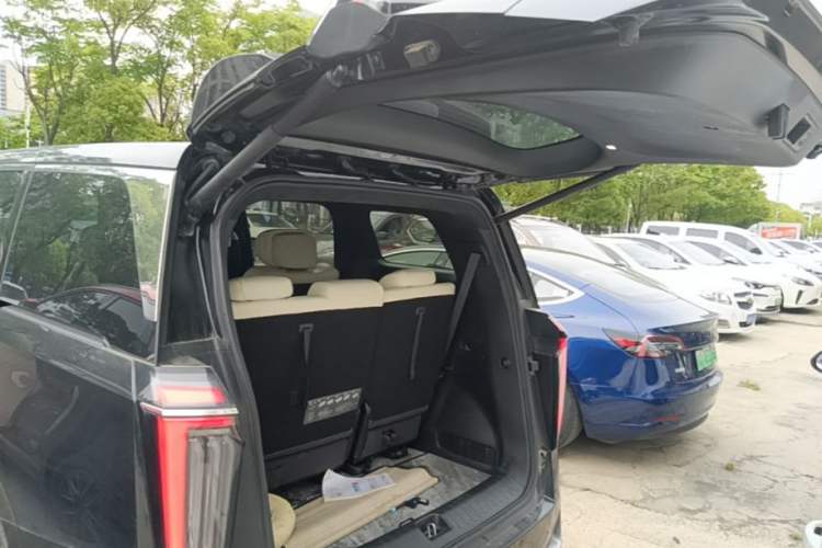Used GAC Trumpchi M8 2023 Zongshi Series 400T Flagship Edition Trunk