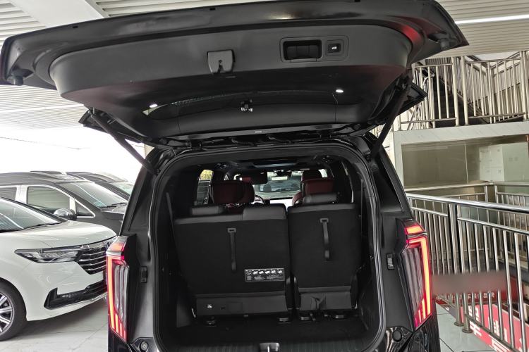 Used GAC Trumpchi M8 2023 Zongshi Series Dual-Motor YuZun Edition Trunk