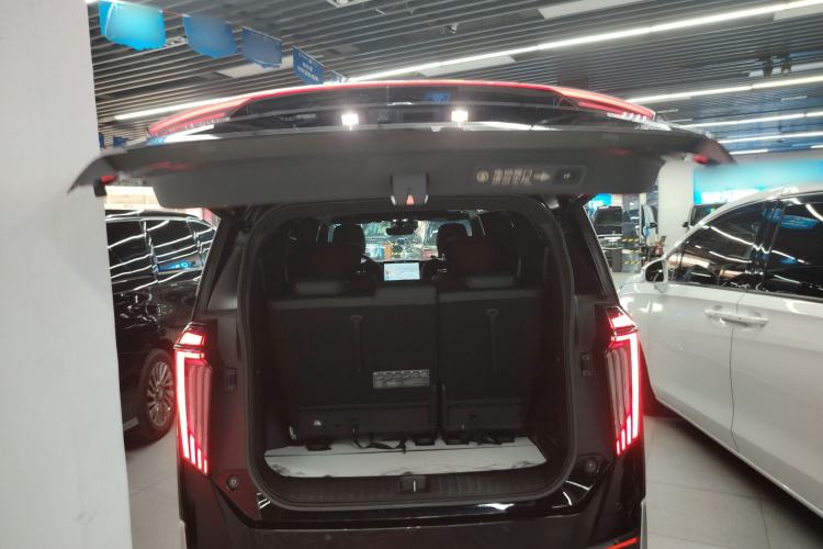 Used GAC Trumpchi M8 2023 Zongshi Series 400T Flagship Edition Trunk