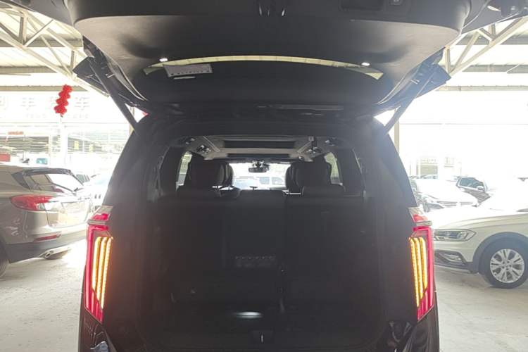 Used GAC Trumpchi M8 2023 Zongshi Series 400T Ultimate Edition Trunk