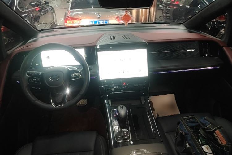 Used GAC Trumpchi M8 2023 Zongshi Series Dual-Motor Supreme Edition Center Console
