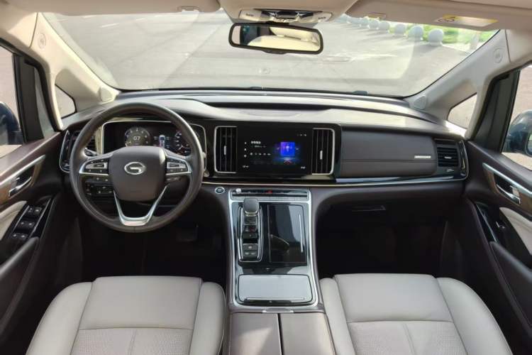 Used GAC Trumpchi M8 2023 Lingxiu Series 390T Prestige Edition Center Console