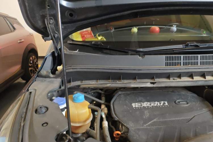 Used GAC Trumpchi M8 2023 Lingxiu Series 390T Prestige Edition Engine Bay Right