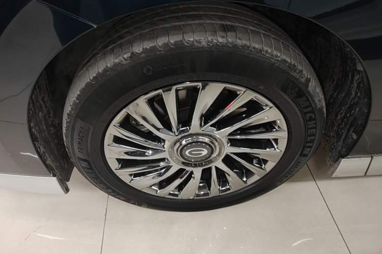 Used GAC Trumpchi M8 2023 Zongshi Series Dual-Motor Supreme Edition Exterior 4